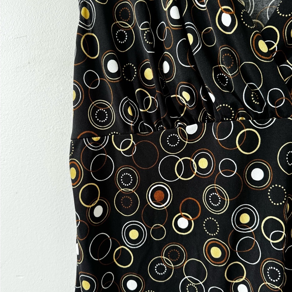 Y2k Black Sleeveless top with Circle Pattern - Picture 4 of 6